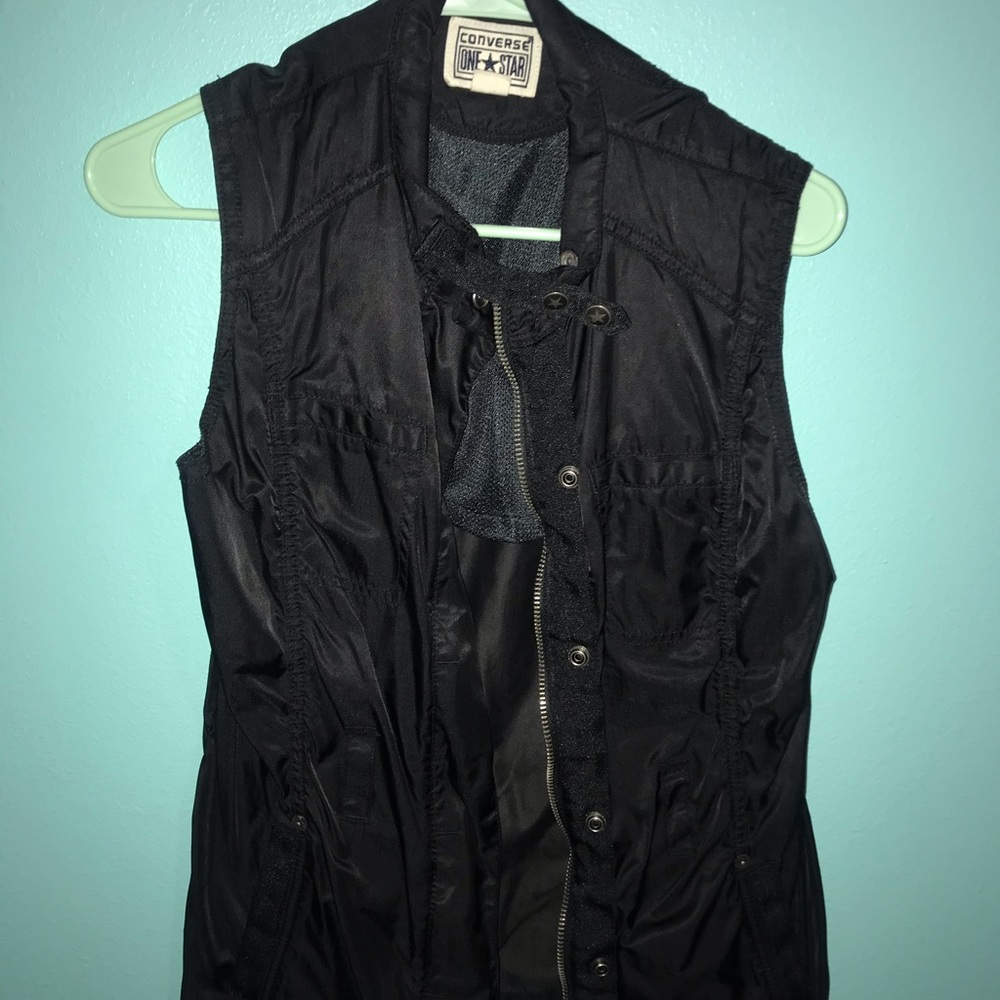 Converse vest